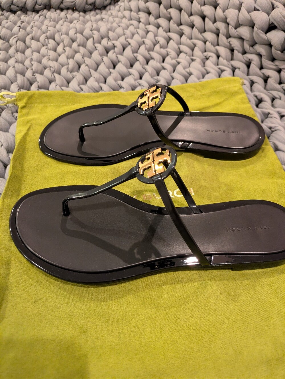 Tory Burch Black Jelly Thong Sandals Mini Miller Logo Size 9 - Picture 8 of 13